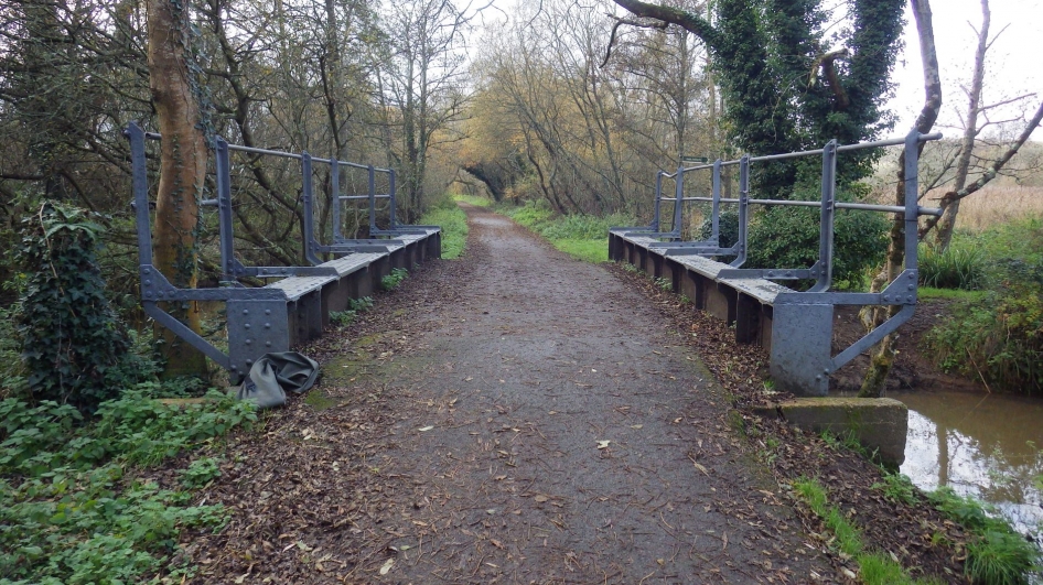 Photo showing Blackrock bridge on the Newport to Sandown cycleway before works took place
